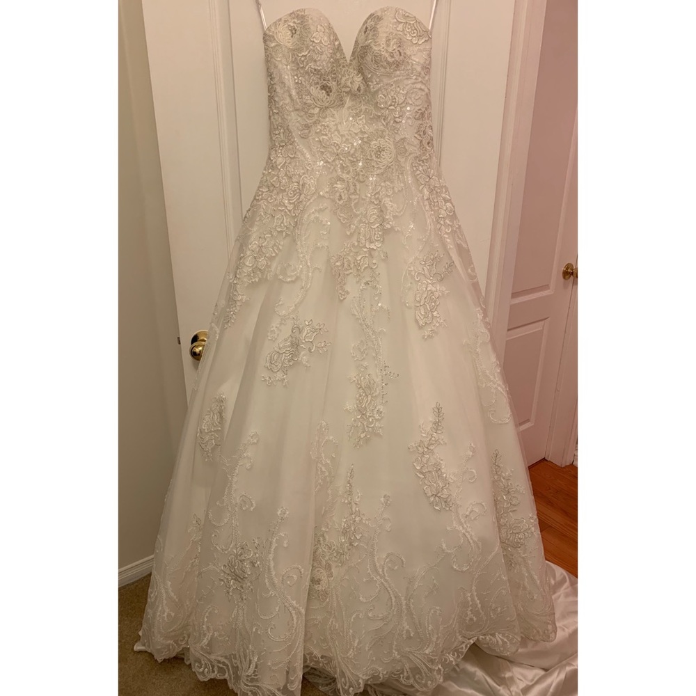 Allure Bridal Wedding Dress